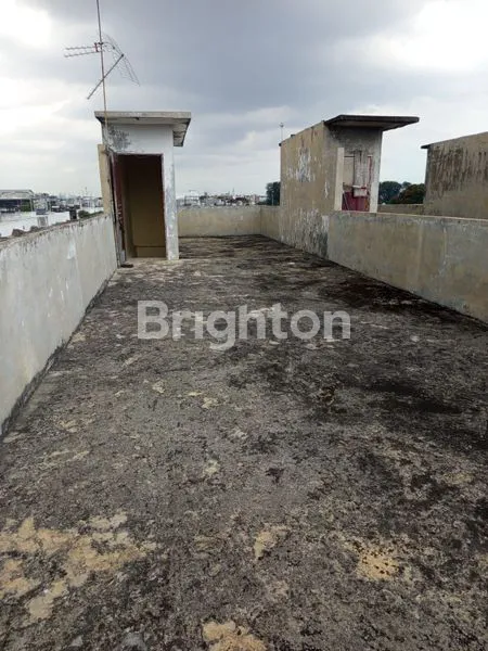 image RUKO 3 TINGKAT LETAK STRATEGIS (7)