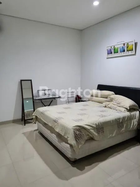 image RUMAH MEWAH 2 LANTAI DI CEMPAKA PUTIH, LT 202.5M² (1)