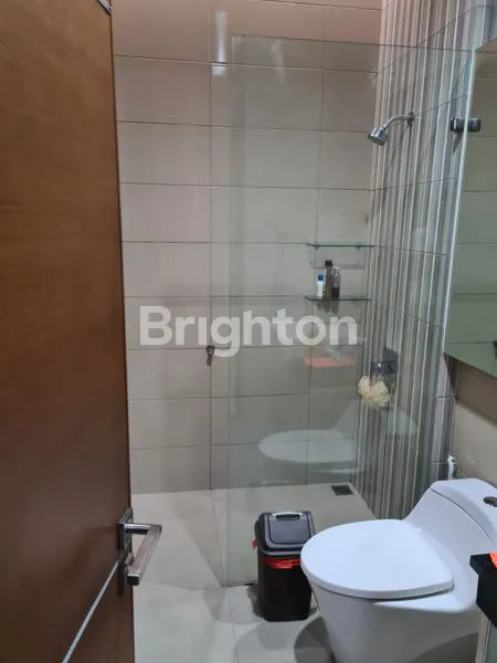 image RUMAH MEWAH 2 LANTAI DI CEMPAKA PUTIH, LT 202.5M² (8)