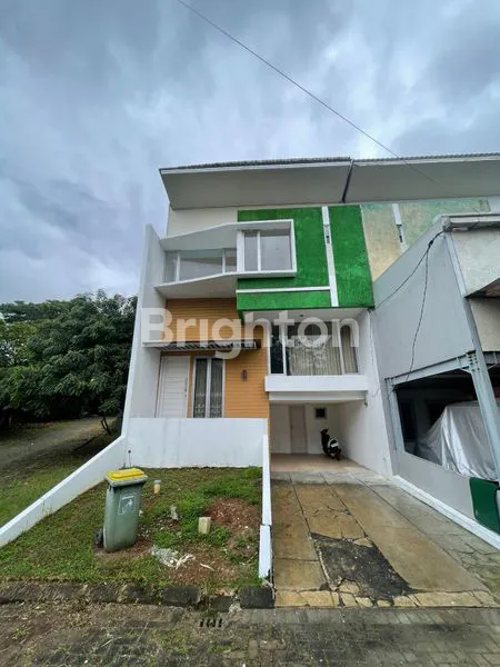 image RUMAH CANTIK  SEWA 2 LANTAI CLUSTER (1)