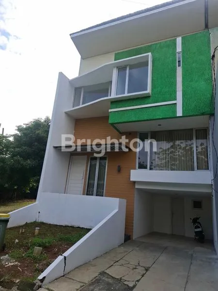 image RUMAH CANTIK  SEWA 2 LANTAI CLUSTER (2)