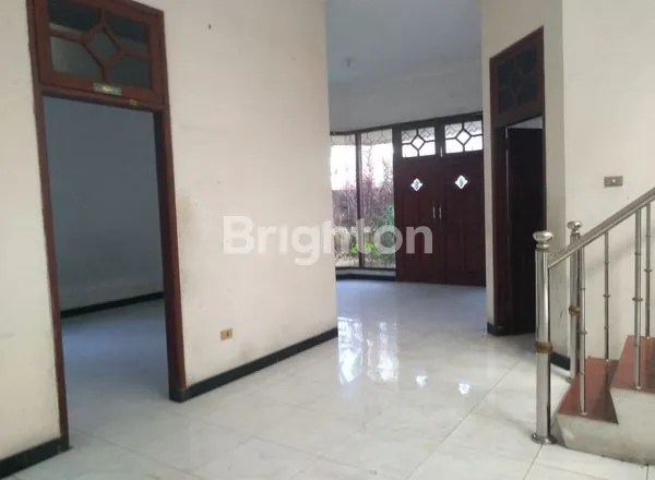 image RUMAH LUAS 415M² DI DARMO HOOK, 5+1 KT & 4+1 KM (3)