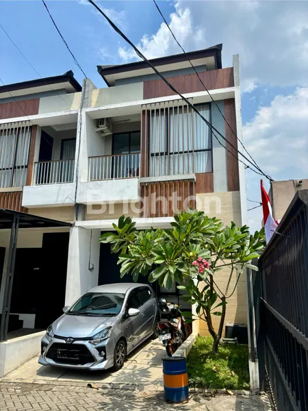 image RUMAH HOOK DI CLUSTER THE PATIO PREMIERE – CIATER BSD (2)