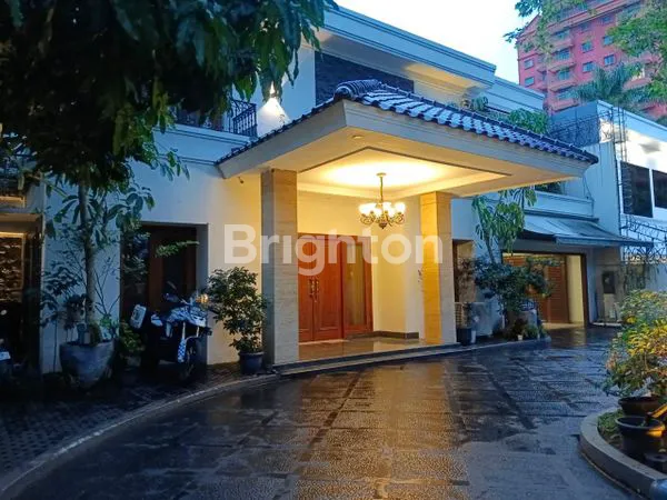 image RUMAH MEWAH PONDOK INDAH, 4 KT + KOLAM RENANG, FULLY FURNISHED (2)