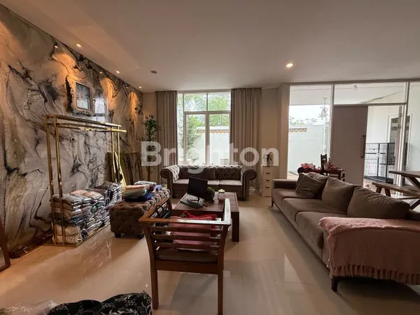 image RUMAH MEWAH DUA LANTAI (8)