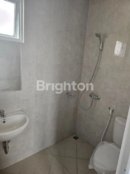 image DISEWAKAN RUMAH MINIMALIS SIAP HUNI DI HAYFIELD, DEKAT MAXI LUX (3)