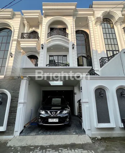 image TOWNHOUSE MEWAH BRAND NEW – JAGAKARSA, JAKARTA SELATAN (1)