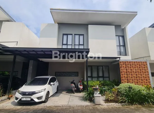 image RUMAH FULLY FURNISHED CLUSTER EKSKLUSIF COLOMADU (1)