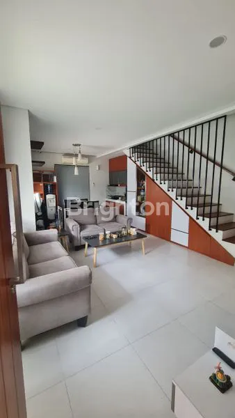 image RUMAH FULLY FURNISHED CLUSTER EKSKLUSIF COLOMADU (2)