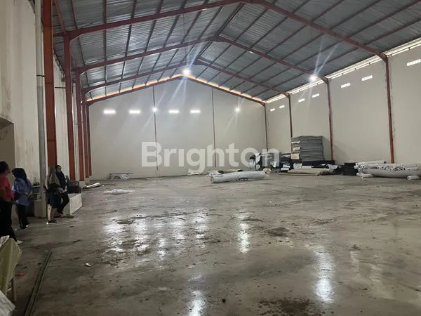 image RUKO STRATEGIS 764 M² DENGAN GUDANG BESAR, SEWA (6)