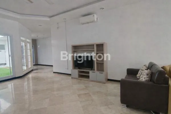 image RUMAH STRATEGIS PANGLIMA POLIM JAKARTA SELATAN  , NILAI INVESTASI TINGGI DAN SIAP HUNI (3)