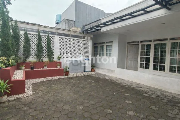 image RUMAH STRATEGIS PANGLIMA POLIM JAKARTA SELATAN  , NILAI INVESTASI TINGGI DAN SIAP HUNI (1)