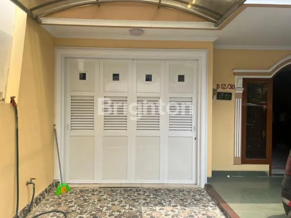 image DIJUAL RUMAH STRATEGIS - TAMAN PALEM (2)