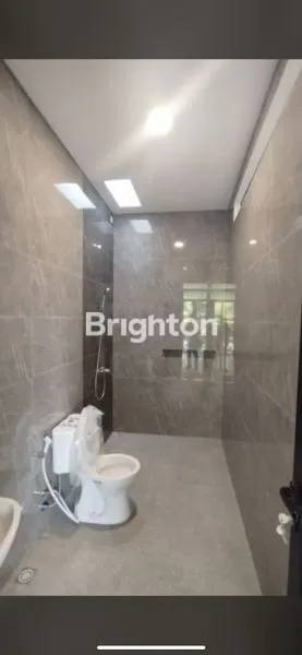 image HUNIAN STRATEGIS MANYAR, 5 KT, PARKIR LUAS, SHM (4)