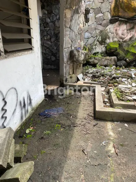 image DIJUAL RUMAH MANYAR TIRTOMOYO (1)