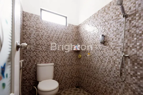 image DIJUAL RUMAH TAMAN CIHANJUANG 2 | LT 137 LB 100 | 2 KT 3 KM | ROOFTOP | SHM | 1,2 M NEGO (8)