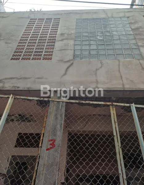 image RUMAH STRATEGIS DI KOTA 3 LANTAI SHM DI KARANG ANYAR, LT 219M² (2)