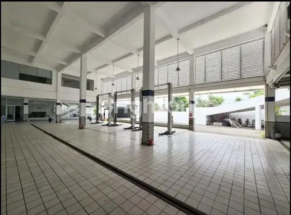 image  TANAH + BANGUNAN (EX SHOWROOM) DI RAYA MENGANTI, LIDAH WETAN - SURABAYA BARAT (5)
