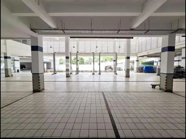 image  TANAH + BANGUNAN (EX SHOWROOM) DI RAYA MENGANTI, LIDAH WETAN - SURABAYA BARAT (3)