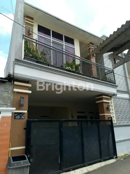 image RUMAH DI DAERAH PEKAYON PASAR REBO, JAKARTA TIMUR, LT/LB: 119 M2/ 200 M2 (1)