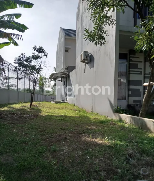 image DIJUAL RUMAH HOEK 2 LANTAI LEGENDA WISATA | LT 144 M² | SHM | DEKAT TOL & WATERBOOM | 1,15 M NEGO (2)