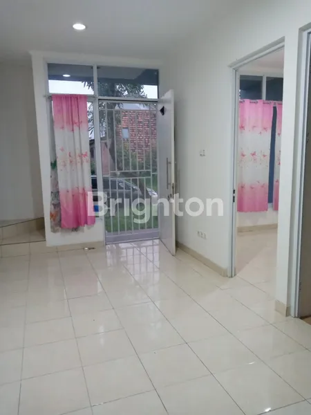 image DIJUAL RUMAH HOEK 2 LANTAI LEGENDA WISATA | LT 144 M² | SHM | DEKAT TOL & WATERBOOM | 1,15 M NEGO (3)