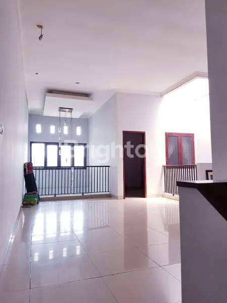 image DIJUAL RUMAH MINIMALIS 3LANTAI DI KELAPA GADING, JAKARTA UTARA  (3)