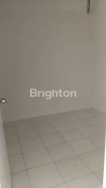 image TOWN HOUSE. LEGENDA MALAKA.  BATAM CENTER. \\N\\NLOKASI SANGAT RAMAI (7)