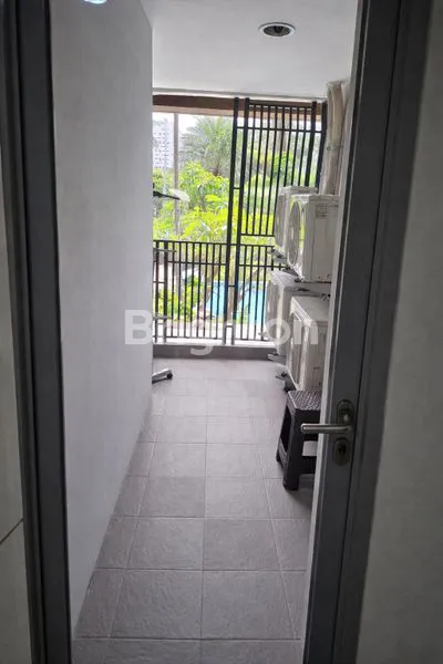 image TOWNHOME EKSKLUSIF THE MANSION BOUGENVILLE – PARKIR DEPAN UNIT, FURNISHED MEWAH & VIEW POOL! (2)