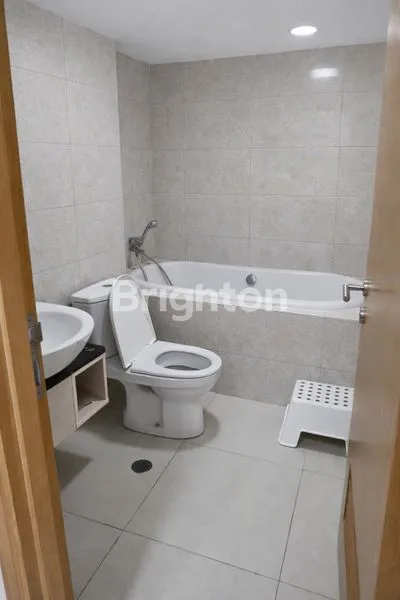 image TOWNHOME EKSKLUSIF THE MANSION BOUGENVILLE – PARKIR DEPAN UNIT, FURNISHED MEWAH & VIEW POOL! (8)