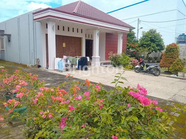 RUMAH EKSKLUSIF FULLY-FURNISHED DI JL. SM RAJA, LT 600M²