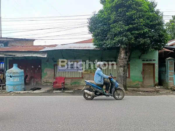 image RUMAH STRATEGIS DI MEDAN UNTUK USAHA, LT 240M² (1)