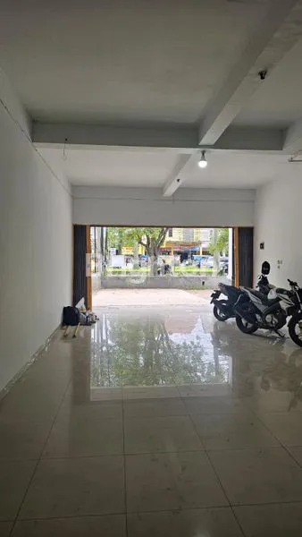 image DISEWAKAN RUKO 2 LANTAI SIAP PAKAI - LOKASI PRIME TKI 2 (2)