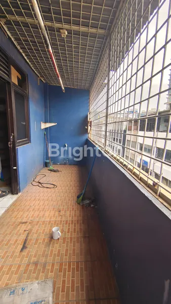 image RUKO SIAP PAKAI 4 LANTAI GAJAH MADA/GLODOK JAKARTA BARAT LEBAR 5X12 HGB ADA LIFT BARANG (8)