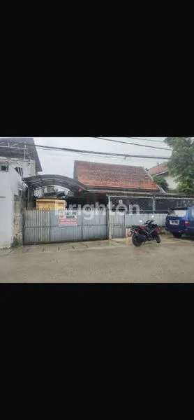 RUMAH DI PISANGAN JAKARTA TIMUR