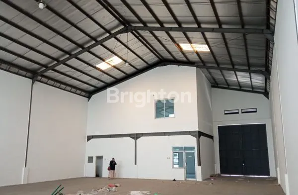 image GUDANG STRATEGIS DI PERGUDANGAN CIKUPA MAS (2)