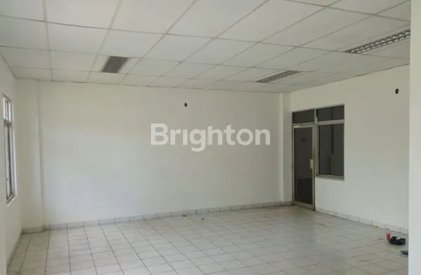 image GUDANG STRATEGIS DI PERGUDANGAN CIKUPA MAS (4)