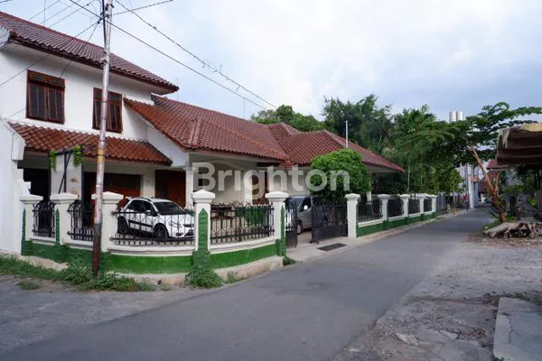 image BANGUNAN EX RESTO LOKASI STRATEGIS MANAHAN (4)