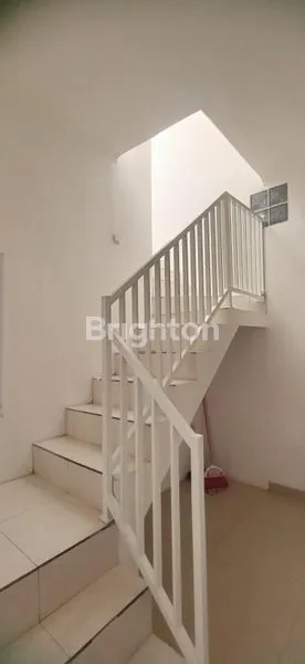 image RUMAH RAPI SIAP HUNI DI DALAM CLUSTER KOTA WISATA (5)