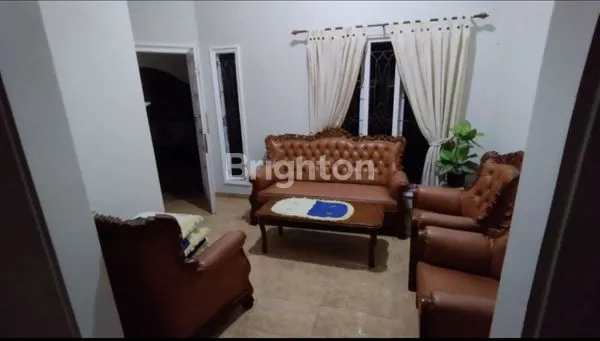 image RUMAH HOOK +2 CARPORT DI AREA TENGAH KOTA MALANG (6)