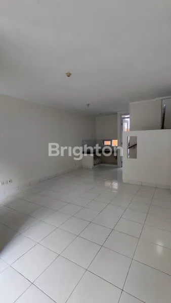 image RUMAH MINIMALIS 2 LANTAI DI SUDIRMAN REGENCY (6)