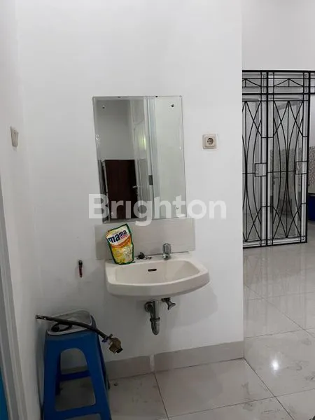 image RUMAH SIAP HUNI DI DALAM CLUSTER KOTA WISATA (6)
