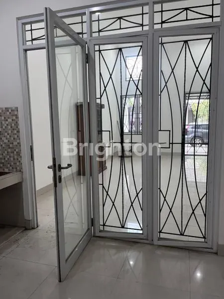 image RUMAH SIAP HUNI DI DALAM CLUSTER KOTA WISATA (7)