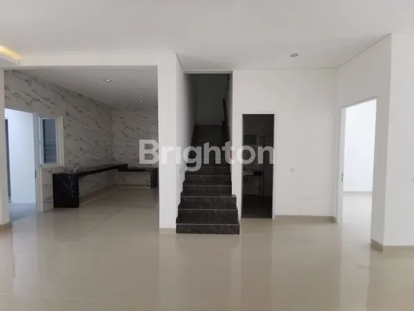 image RUMAH MEWAH 4+1 KT DI ROYAL RESIDENCE, LT 180M² (2)