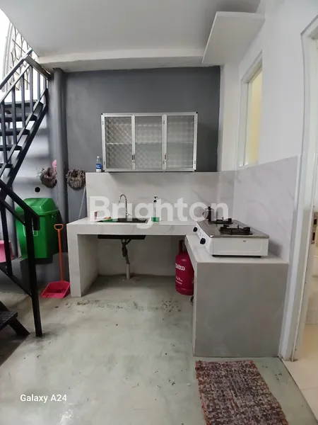 image RUMAH DENGAN LAPANGAN BADMINTON DAN MINI SOCCER DI BUKIT GOLF HIJAU SENTUL CITY (6)