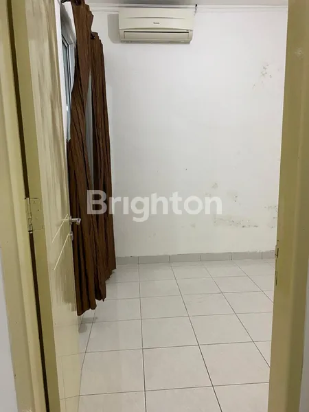 image DISEWAKAN RUMAH TYPE 70 DI LEGENDA WISATA CLUSTER VAN GOGH – 2 KT, HARGA 37 JUTA NEGO (3)