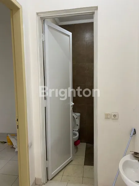 image DISEWAKAN RUMAH TYPE 70 DI LEGENDA WISATA CLUSTER VAN GOGH – 2 KT, HARGA 37 JUTA NEGO (5)