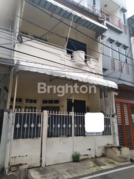 STRATEGIS! SEWA RUMAH 2 LANTAI DEKAT CIDENG