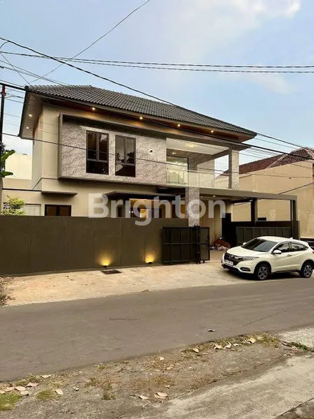 image RUMAH MEWAH 2 LANTAI, 4+1 KT, SHM, DEKAT JOGJABAY (1)