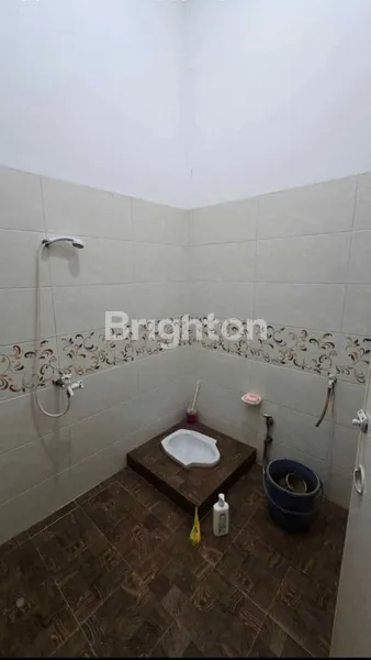 image RUMAH LEGALITAS LENGKAP (SHM + IMB) DI JL. TRITUNGGAL, PURWODADI, PANAM - GARASI 2 MOBIL. (8)